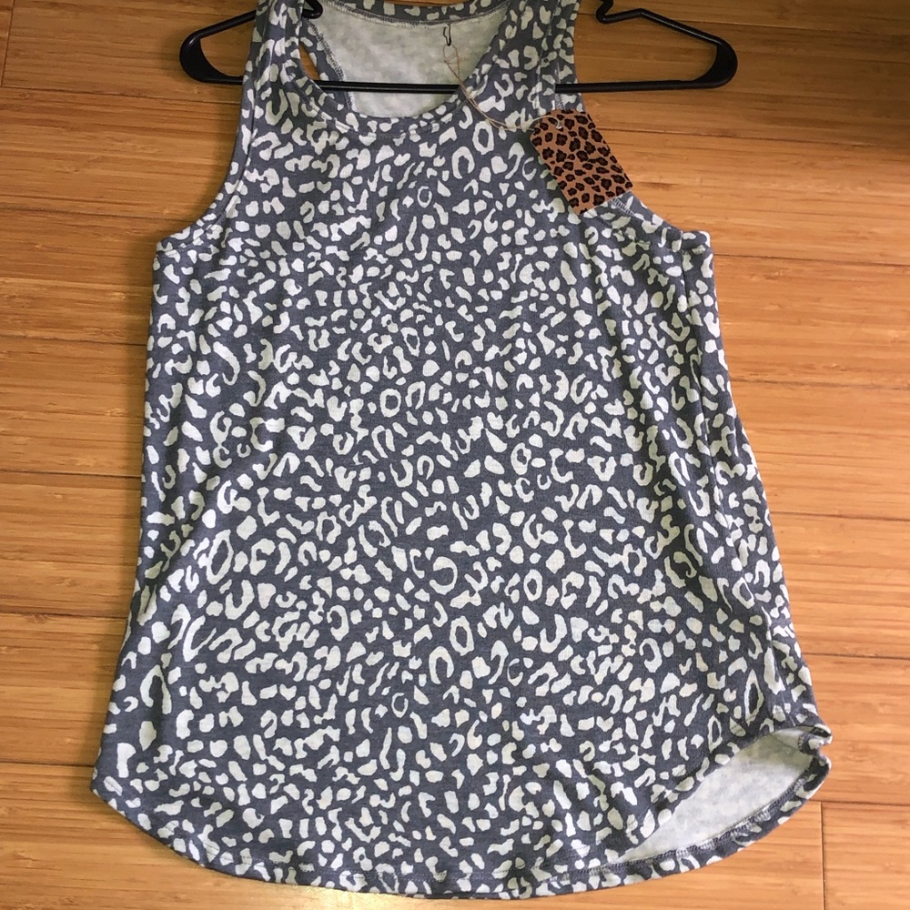 Boutique racerback loose leopard tank medium new!